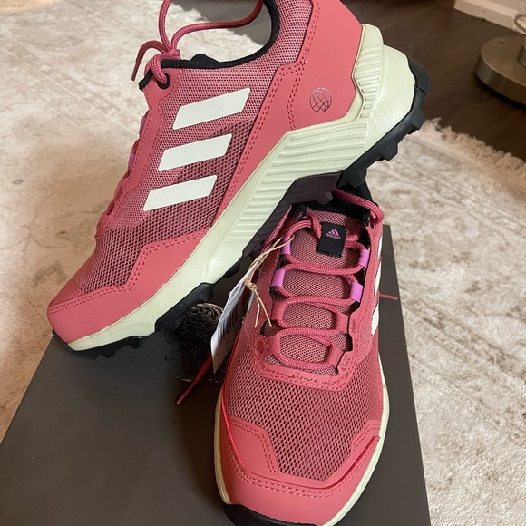 Adidas Traxion hiking sneakers, size 7 - Picture 3 of 6